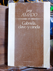 Gabriela, clavo y canela